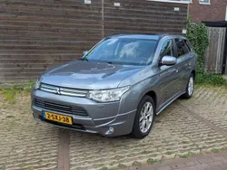 Zilver Gebruikt 2013 Mitsubishi Outlander P-HEV Instyle SUV | € 11.900 (Goede deal)