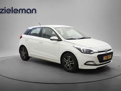 Wit Gebruikt 2015 Hyundai i20 Hatchback | € 7.345 (Eerlijke prijs)