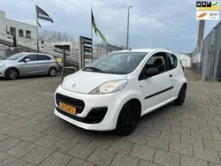Wit Gebruikt 2012 Peugeot 107 Access Hatchback | € 4.749 (Eerlijke prijs)