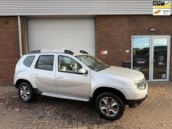 Grijs (metallic) Gebruikt 2015 Dacia Duster Anniversary SUV | € 8.999 (Eerlijke prijs)