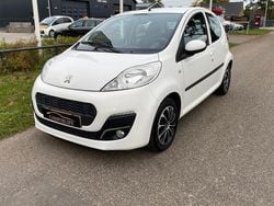 Wit Gebruikt 2013 Peugeot 107 Active Hatchback | € 2.450 (Eerlijke prijs)