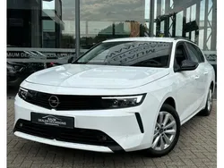 Wit, andere lak Gebruikt 2024 Opel Astra Edition Stationwagen | € 22.750 (Goede deal)