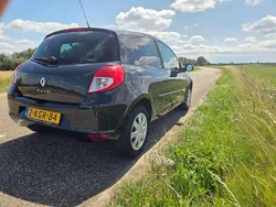 Zwart Gebruikt 2011 Renault Clio II Collection Hatchback | € 2.000 (Goede deal)