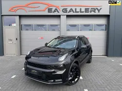 Zwart, metallic lak Gebruikt 2022 Lynk & Co 01 SUV | € 28.440 (Eerlijke prijs)