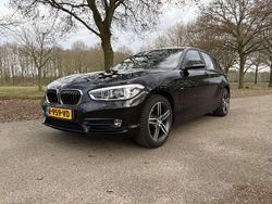 Zwart Gebruikt 2017 BMW 118 Executive Hatchback | € 10.750 (Goede deal)