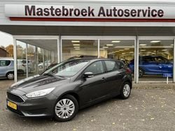 Grijs Gebruikt 2018 Ford Focus Trend Hatchback | € 13.950 (Goede deal)