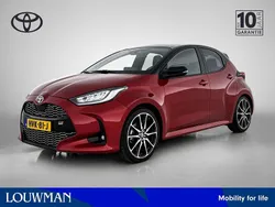 Rood Gebruikt 2024 Toyota Yaris Hybrid Limited Hatchback | € 30.450 (Duur)