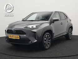 Grijs Gebruikt 2022 Toyota Yaris Hybrid | € 26.440 (Eerlijke prijs)