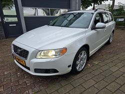 Wit Gebruikt 2009 Volvo V70 Momentum Stationwagen | € 9.995 (Eerlijke prijs)