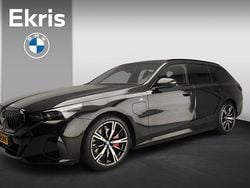 Zwart Gebruikt 2025 BMW 550e M Sport Stationwagen | € 87.900 (Eerlijke prijs)