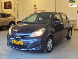 Blauw, metallic lak Gebruikt 2012 Toyota Yaris Hatchback | € 6.940 (Eerlijke prijs)