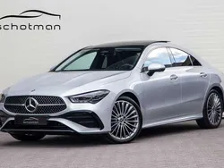 Grijs Gebruikt 2024 Mercedes CLA250e AMG Sedan | € 44.500 (Eerlijke prijs)