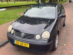 Zwart Gebruikt 2002 VW Polo Comfortline Hatchback | € 1.800 (Eerlijke prijs)