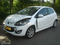 Wit Gebruikt 2012 Mazda 2 Hatchback | € 1.475