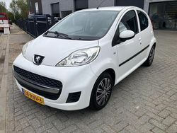 Wit Gebruikt 2011 Peugeot 107 Hatchback | € 4.650 (Eerlijke prijs)