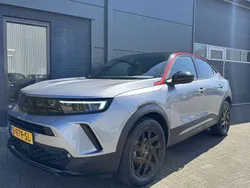 Grijs Gebruikt 2023 Opel Mokka GS Line SUV | € 20.350 (Eerlijke prijs)