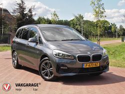 Grijs Gebruikt 2022 BMW 216 Executive Stationwagen | € 21.490 (Eerlijke prijs)