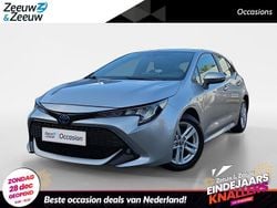 Precious silver metallic (grijs metallic) Gebruikt 2022 Toyota Corolla Comfort Hatchback | € 16.940 (Goede deal)