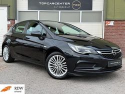 Zwart Gebruikt 2016 Opel Astra Innovation Hatchback | € 7.299 (Goede deal)
