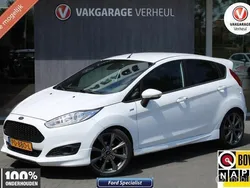 Wit Gebruikt 2017 Ford Fiesta ST-Line Hatchback | € 9.795 (Eerlijke prijs)