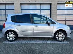 Grijs Gebruikt 2008 Renault Grand Modus Dynamique MPV | € 3.150 (Goede deal)