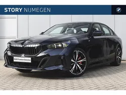 M carbonschwarz (donker zwart metallic) Gebruikt 2025 BMW i5 Comfort Edition Sedan | € 69.950
