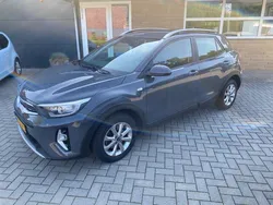 Grijs Gebruikt 2021 Kia Stonic SUV | € 14.950 (Eerlijke prijs)