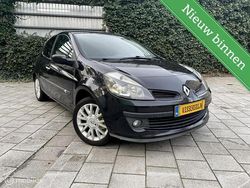 Zwart Gebruikt 2007 Renault Clio II Dynamique Hatchback | € 1.499 (Eerlijke prijs)