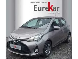 Bruin Gebruikt 2015 Toyota Yaris Life Sedan | € 8.990 (Eerlijke prijs)