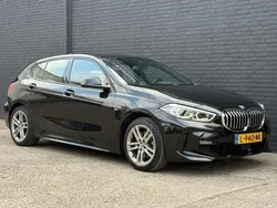 Zwart Gebruikt 2021 BMW 118 M Sport Hatchback | € 21.745 (Eerlijke prijs)