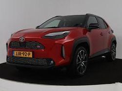 Rood metallic Gebruikt 2024 Toyota Yaris Sport SUV | € 32.945 (Eerlijke prijs)