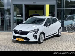 Wit Gebruikt 2024 Renault Clio V Evolution Hatchback | € 18.845 (Eerlijke prijs)