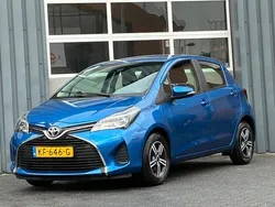 Blauw, metallic lak Gebruikt 2016 Toyota Yaris Trend Hatchback | € 8.250 (Eerlijke prijs)