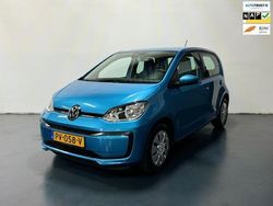 Blauw Gebruikt 2017 VW up! Hatchback | € 7.499 (Eerlijke prijs)