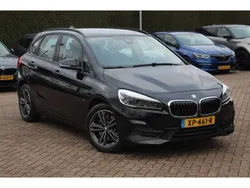 Zwart, metallic lak Gebruikt 2019 BMW 225 Active Tourer iPerformance MPV | € 17.550 (Goede deal)