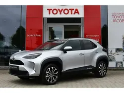 Zilver, metallic lak Gebruikt 2024 Toyota Yaris Cross Limited SUV | € 30.999 (Eerlijke prijs)