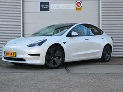 Wit Gebruikt 2021 Tesla Model 3 Standard Range Sedan | € 25.999 (Eerlijke prijs)