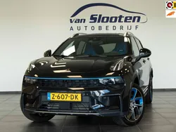 Zwart, metallic lak Gebruikt 2024 Lynk & Co 01 SUV | € 31.750 (Eerlijke prijs)