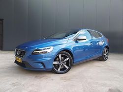 Blauw Gebruikt 2018 Volvo V40 Business Edition Stationwagen | € 17.900 (Eerlijke prijs)