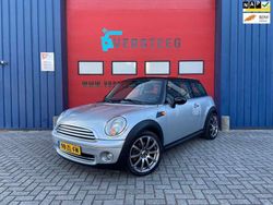 Grijs, metallic lak Gebruikt 2008 Mini ONE Pepper Hatchback | € 3.950 (Eerlijke prijs)