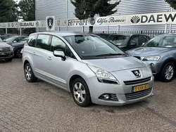 Grijs Gebruikt 2013 Peugeot 5008 MPV | € 1.695 (Super prijs)