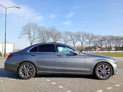 Grijs Gebruikt 2017 Mercedes C220 Prestige Sedan | € 20.900 (Eerlijke prijs)