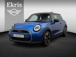 Icy sunshine blue Gebruikt 2025 Mini Cooper Favoured Hatchback | € 37.950