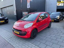 Rood, metallic lak Gebruikt 2006 Citroën C1 Hatchback | € 999 (Goede deal)