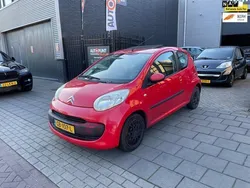 Rood, metallic lak Gebruikt 2006 Citroën C1 Hatchback | € 999