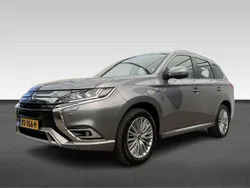 Grijs Gebruikt 2019 Mitsubishi Outlander P-HEV Intense+ SUV | € 21.430 (Eerlijke prijs)