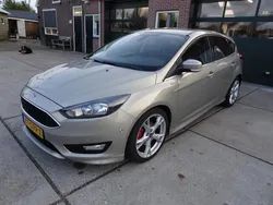 Grijs Gebruikt 2016 Ford Focus Titanium Hatchback | € 8.250 (Eerlijke prijs)