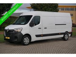 Wit Gebruikt 2024 Renault Master Van | € 30.850 (Goede deal)