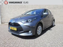 Grijs Gebruikt 2024 Toyota Yaris Hybrid Active Hatchback | € 23.450 (Eerlijke prijs)