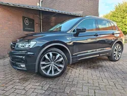Zwart, metallic lak Gebruikt 2017 VW Tiguan Highline SUV | € 26.990 (Eerlijke prijs)